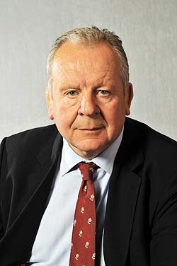 Bill Beaumont is supporting the Sporting Memories Network